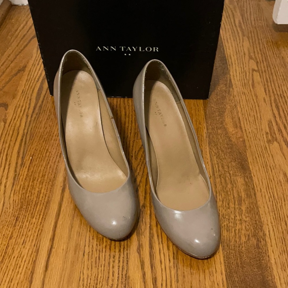 Ann Taylor Signature Pump